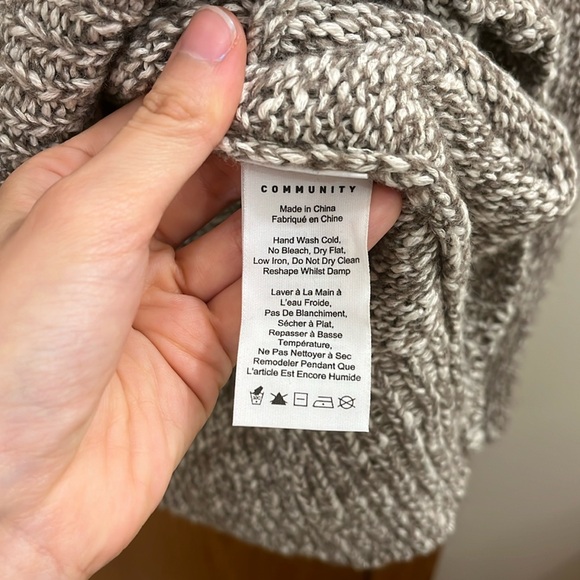 Aritzia Community Wool Taupe and White Knit Sweater - Picture 4 of 7